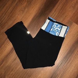 Reversible lululemon wonder under crops size 8.